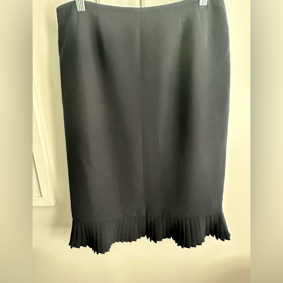 Le Suit Dresses & Skirts - Le Suite Navy Skirt Size 10